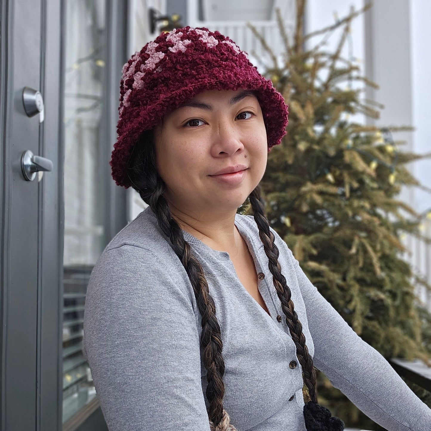 Crocheted Bucket Hat - Fluffy Blush