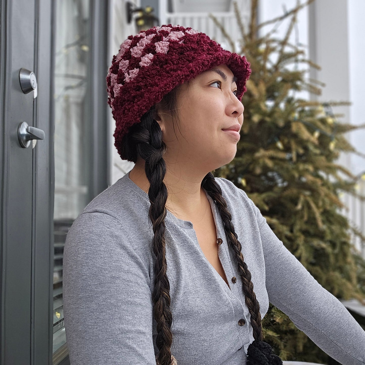 Crocheted Bucket Hat - Fluffy Blush