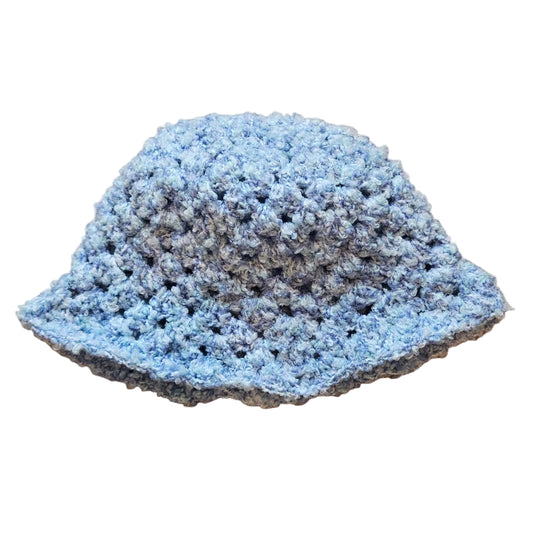 Crocheted Bucket Hat - Fluffy Sky