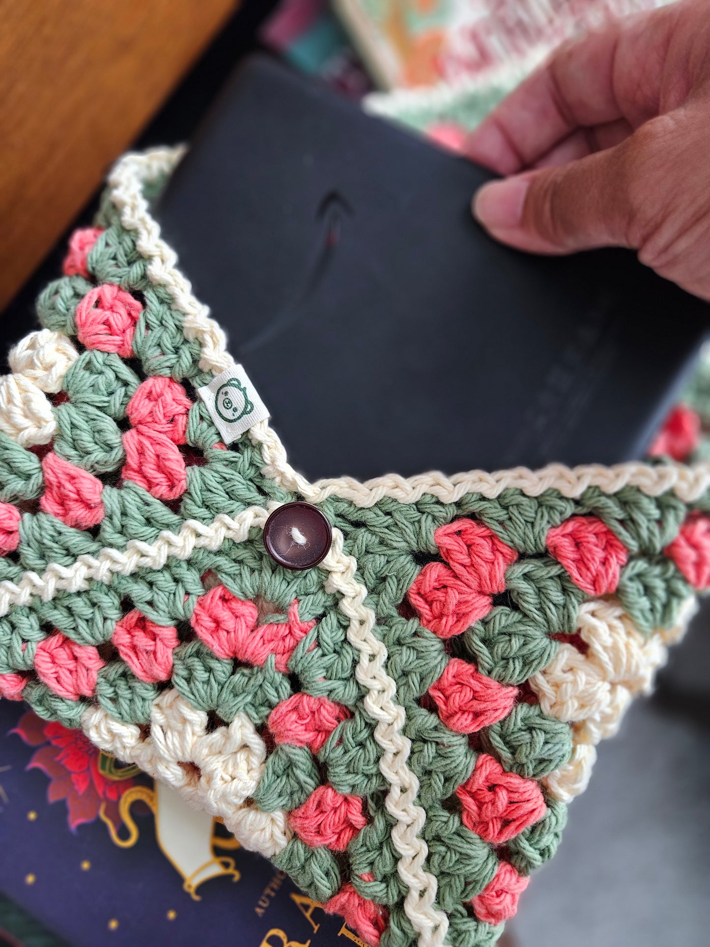 Crocheted Granny E-Book Sleeve