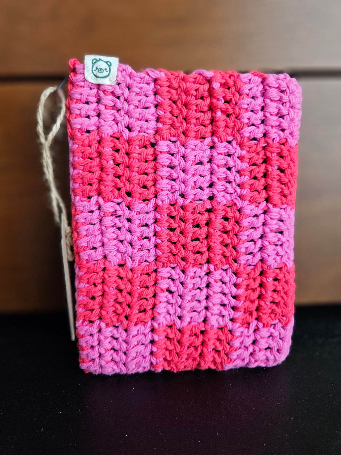 Crocheted Checkered E-Book Sleeve