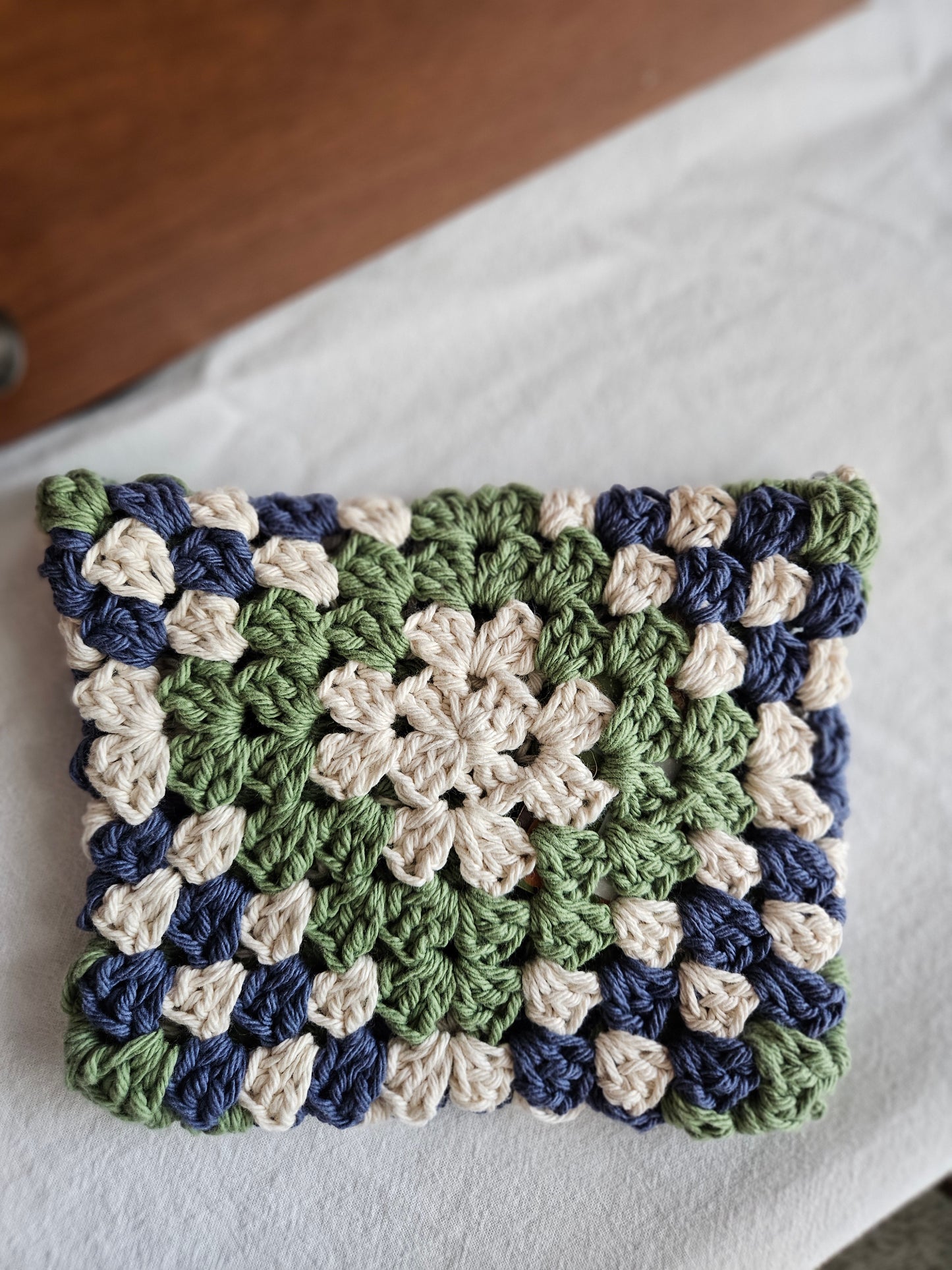 Crocheted Granny E-Book Sleeve