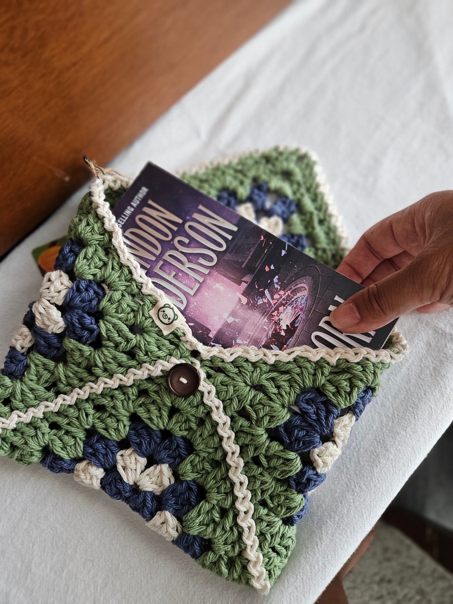 Crocheted Granny E-Book Sleeve