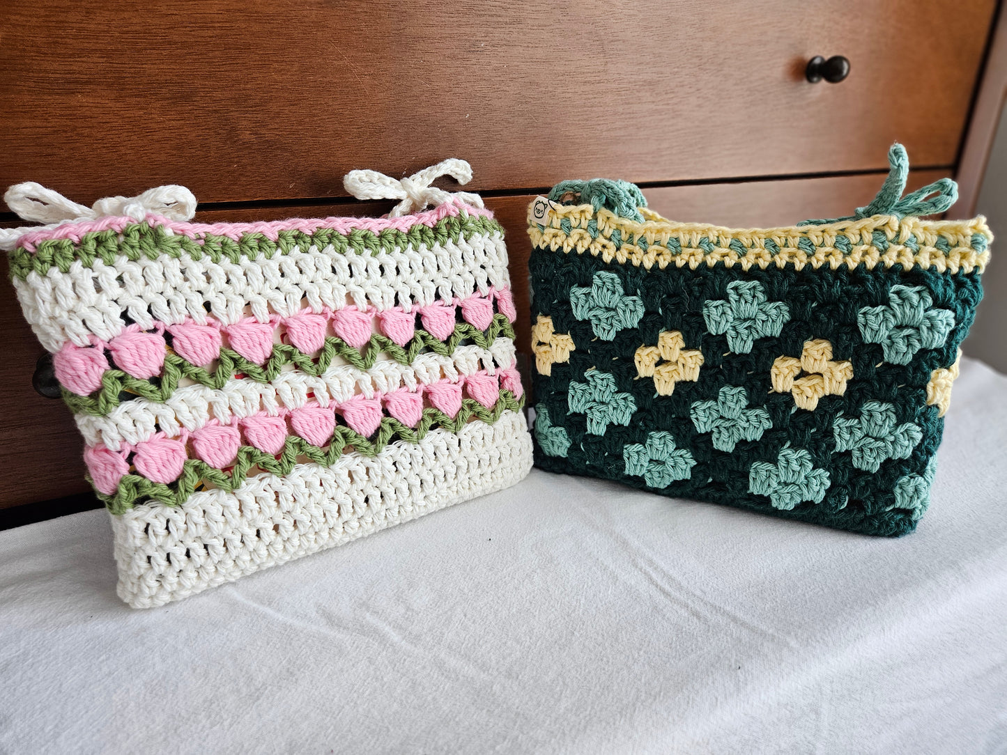Crocheted Flora Book Sleeve